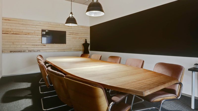Frame21 - meetingroom